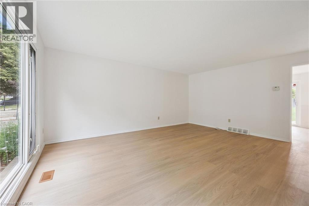 196 The Greenway, Cambridge, Ontario  N1R 6L9 - Photo 8 - 40853913