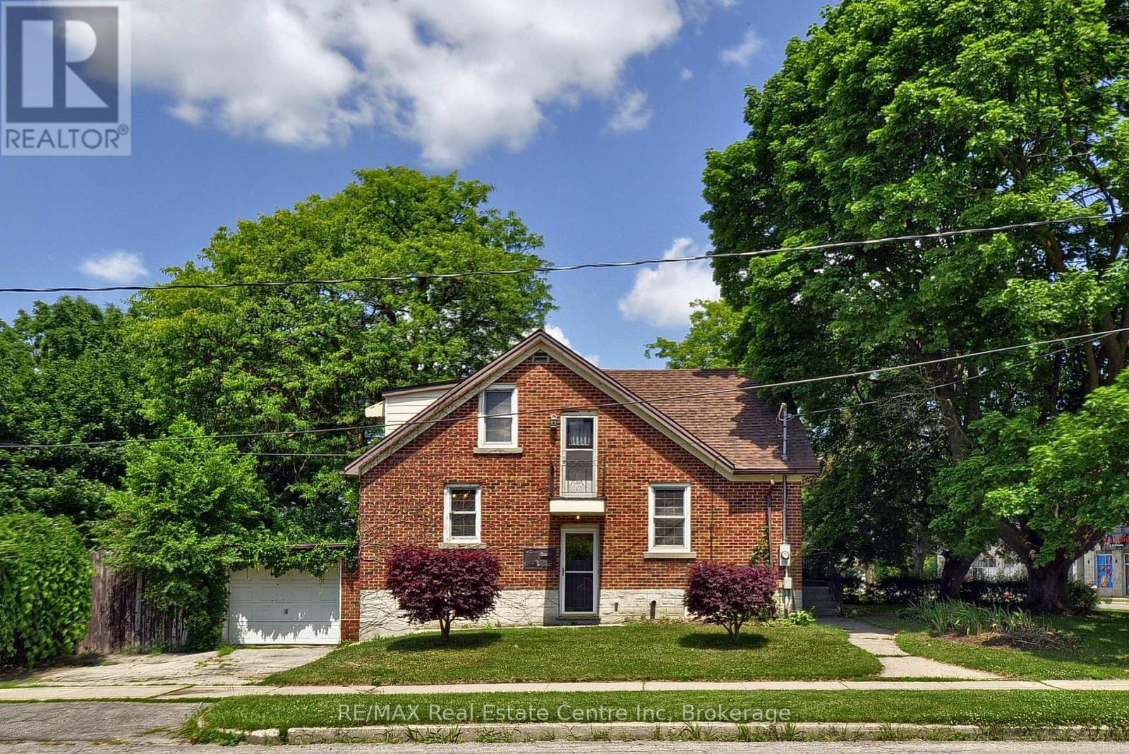285 Albert Street W, Waterloo, Ontario  N2L 3T9 - Photo 2 - X13610856