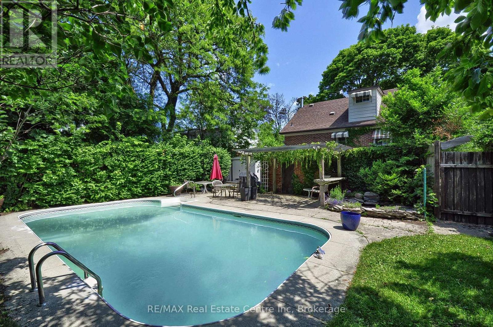 285 Albert Street W, Waterloo, Ontario  N2L 3T9 - Photo 5 - X13610856