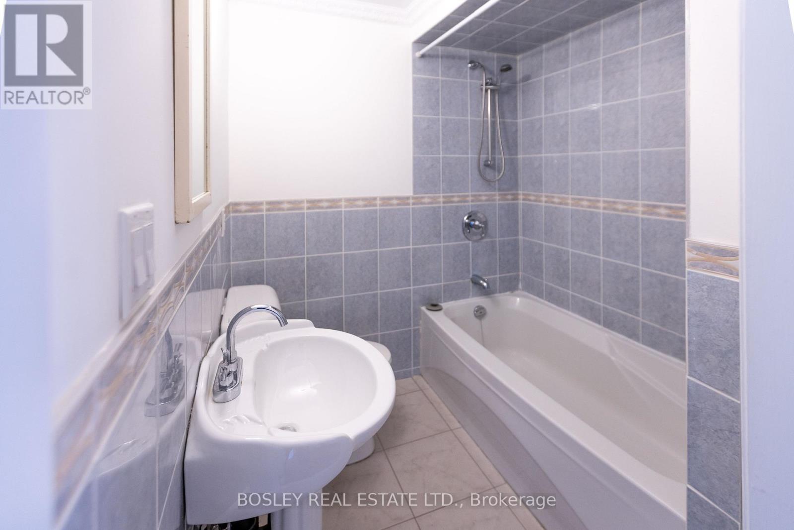 2nd & 3rd - 411 Shaw Street, Toronto, Ontario  M6J 2X4 - Photo 9 - C13659308