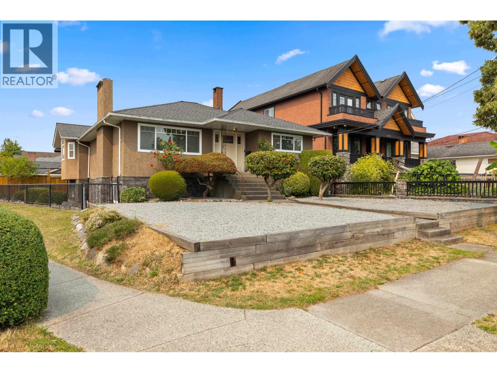 2515 E 45TH AVENUE, Vancouver, British Columbia