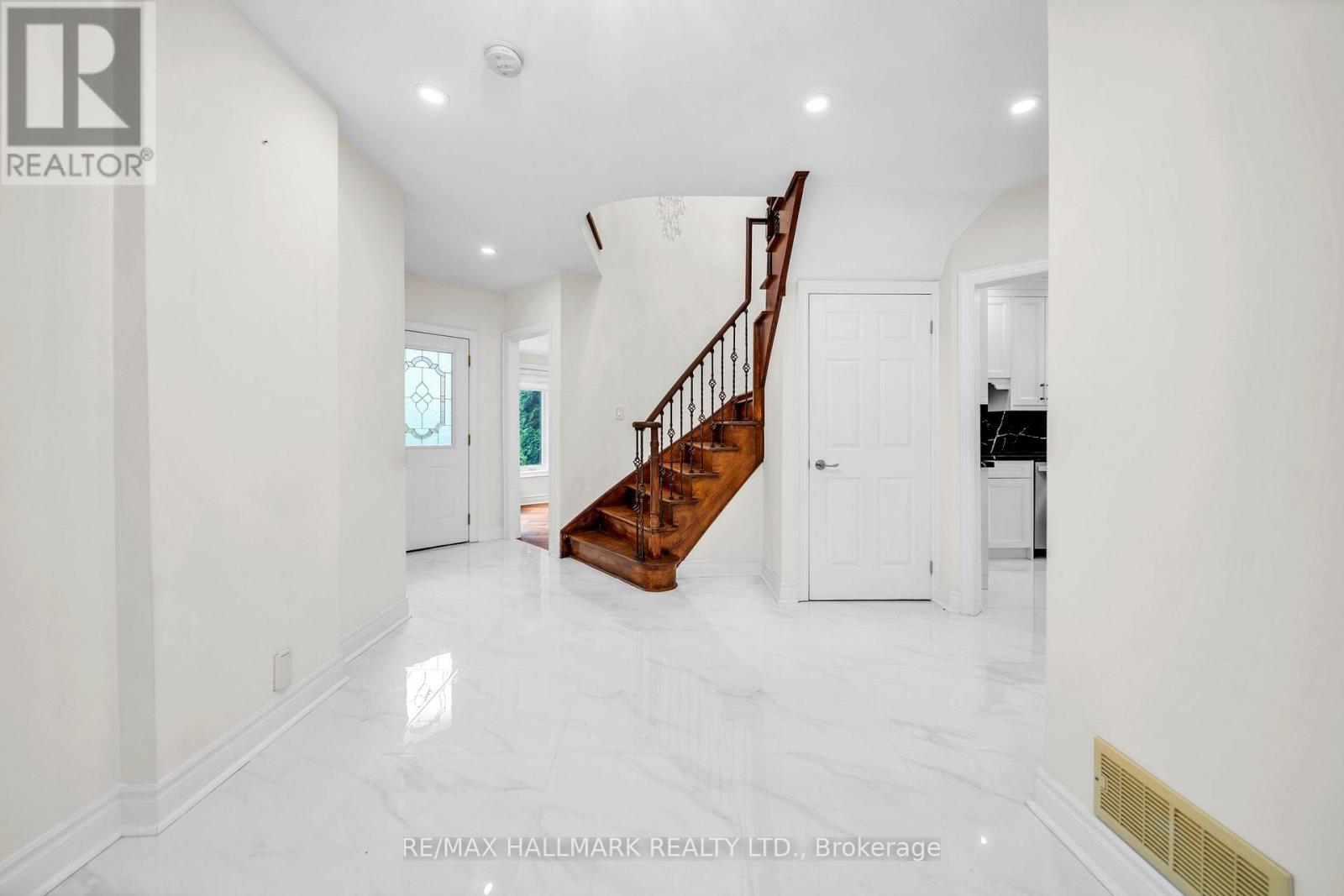 872 Hilton Boulevard, Newmarket, Ontario  L3X 2H8 - Photo 11 - N13662768