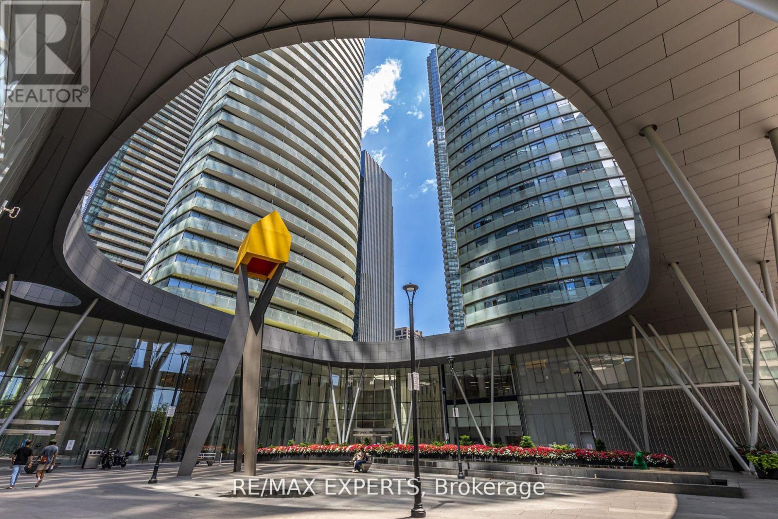 1504 - 12 York Street, Toronto, Ontario M5J 0A9 - Photo 2 - C13662896