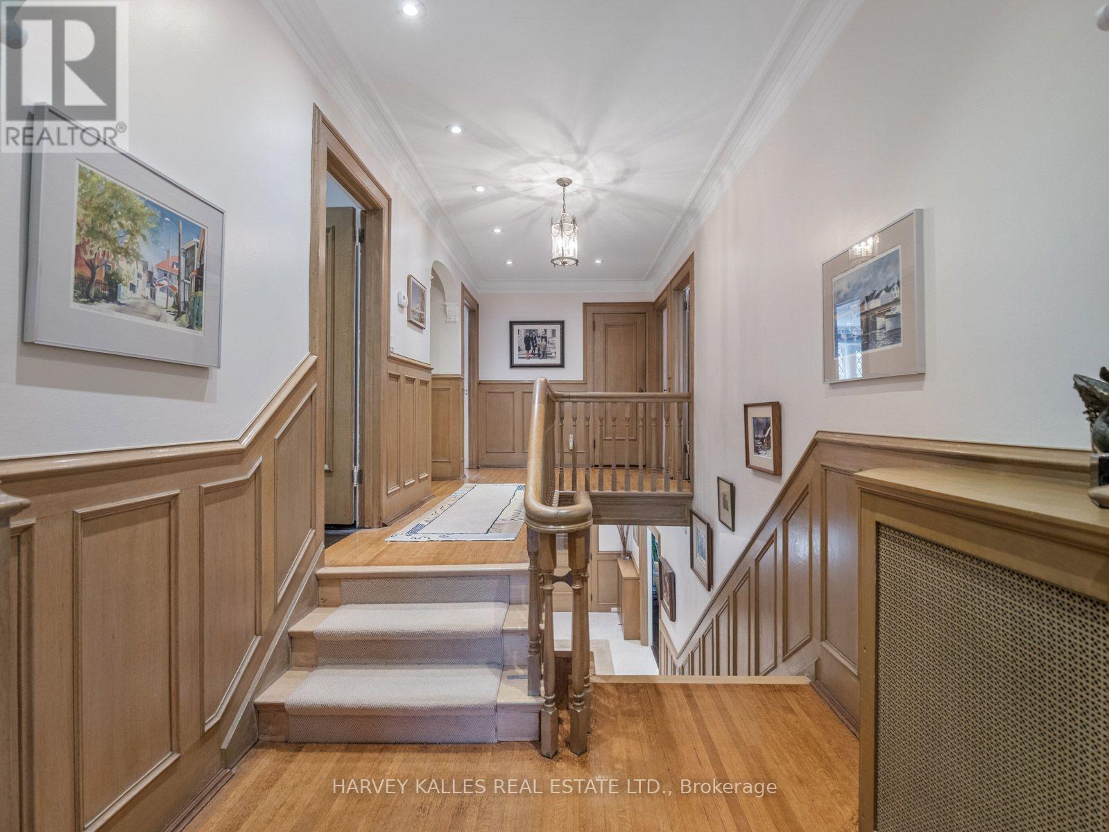 14 Dewbourne Avenue, Toronto, Ontario  M5P 1Z4 - Photo 12 - C13662952