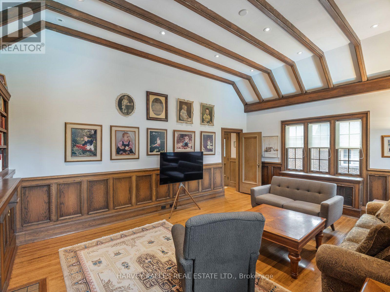 14 Dewbourne Avenue, Toronto, Ontario  M5P 1Z4 - Photo 14 - C13662952