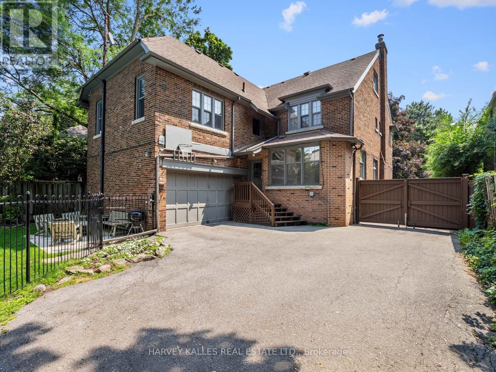 14 Dewbourne Avenue, Toronto, Ontario  M5P 1Z4 - Photo 33 - C13662952