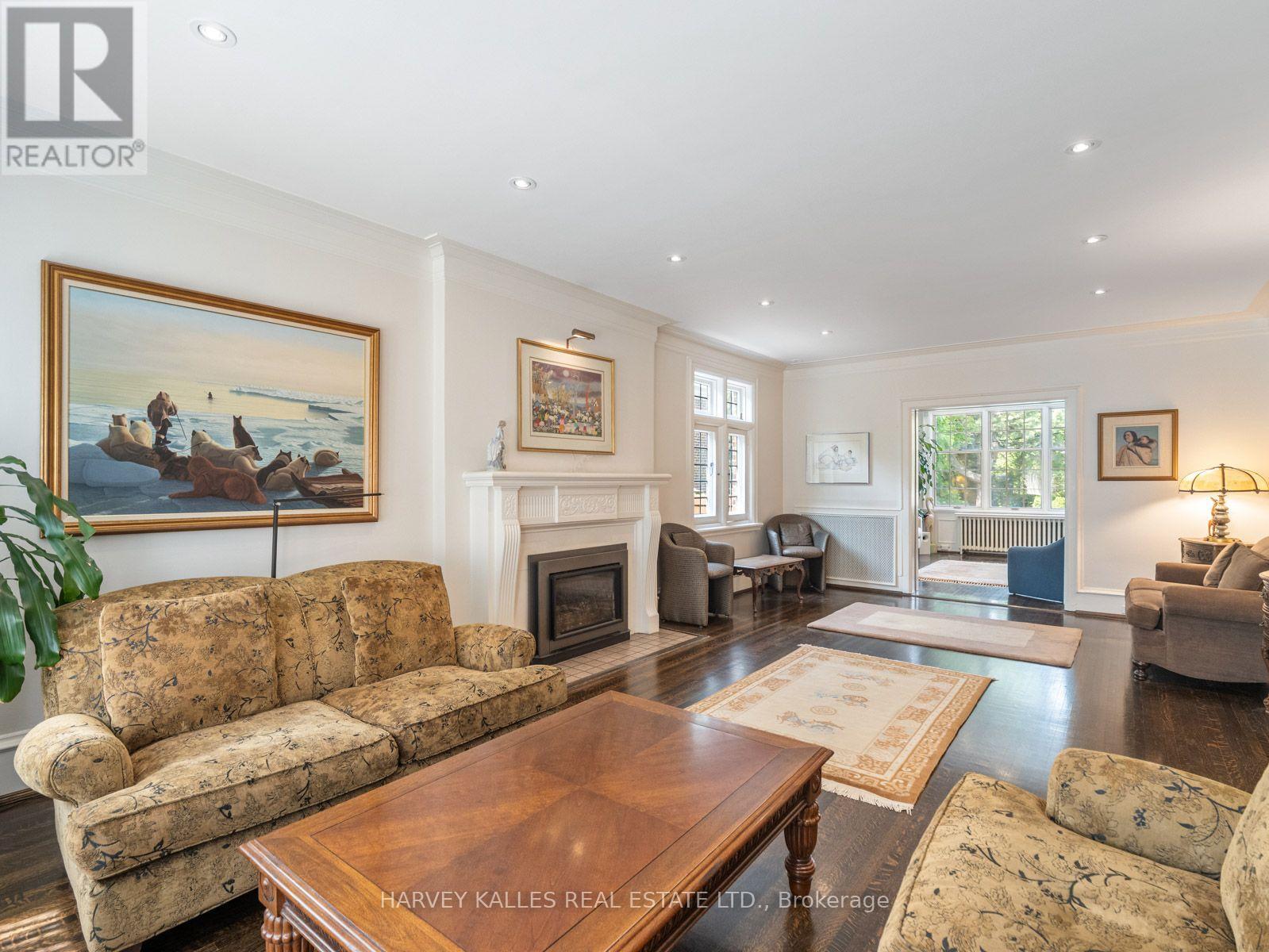 14 Dewbourne Avenue, Toronto, Ontario  M5P 1Z4 - Photo 6 - C13662952