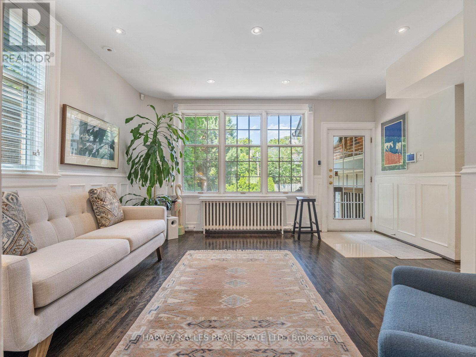 14 Dewbourne Avenue, Toronto, Ontario  M5P 1Z4 - Photo 7 - C13662952