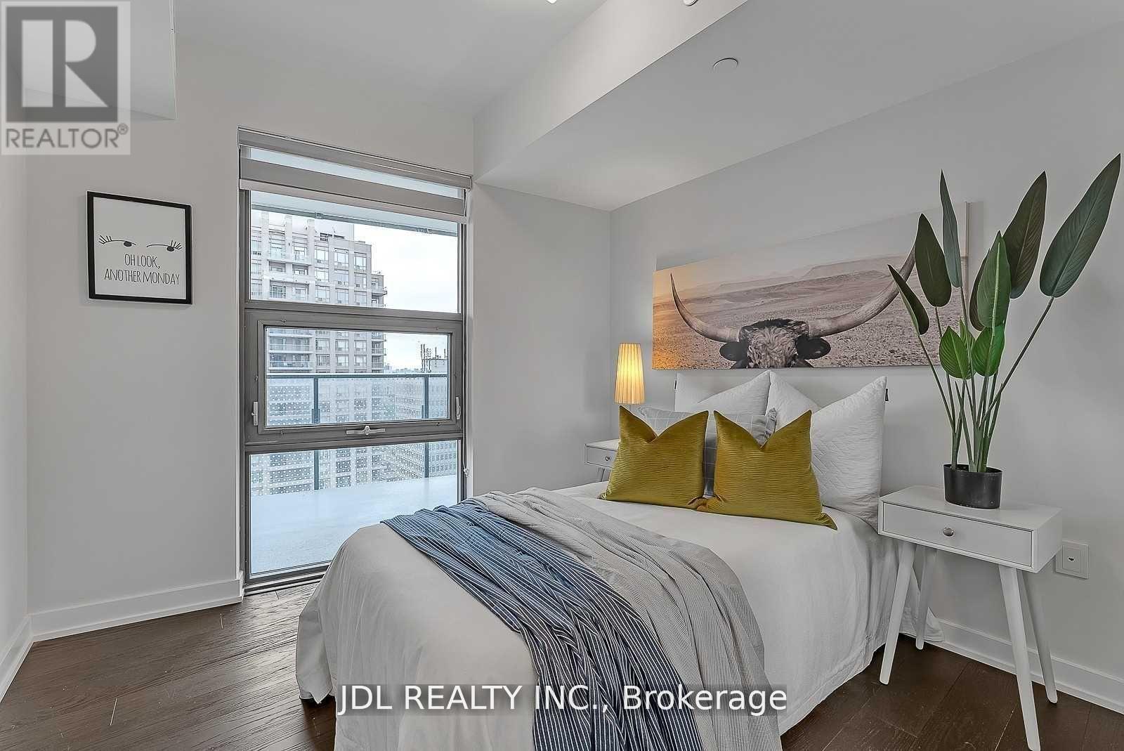 2105 - 11 Wellesley Street W, Toronto, Ontario M4Y 1E8 - Photo 12 - C13662980