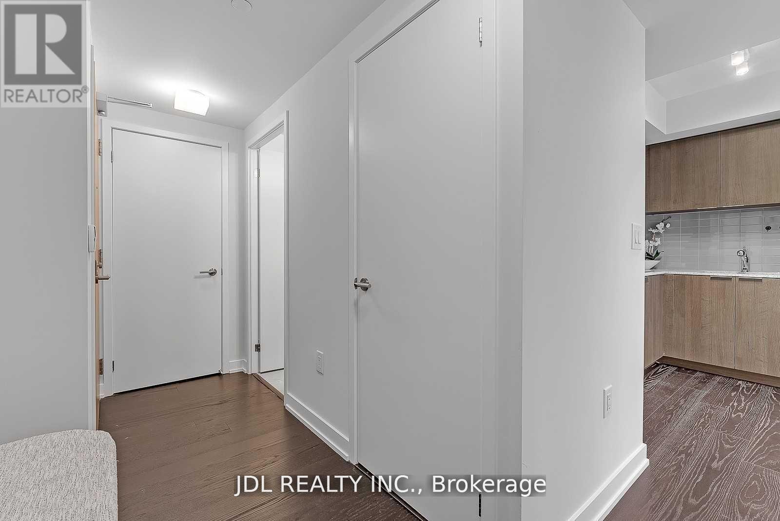 2105 - 11 Wellesley Street W, Toronto, Ontario M4Y 1E8 - Photo 13 - C13662980