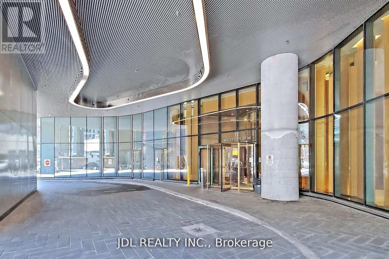 2105 - 11 Wellesley Street W, Toronto, Ontario M4Y 1E8 - Photo 2 - C13662980