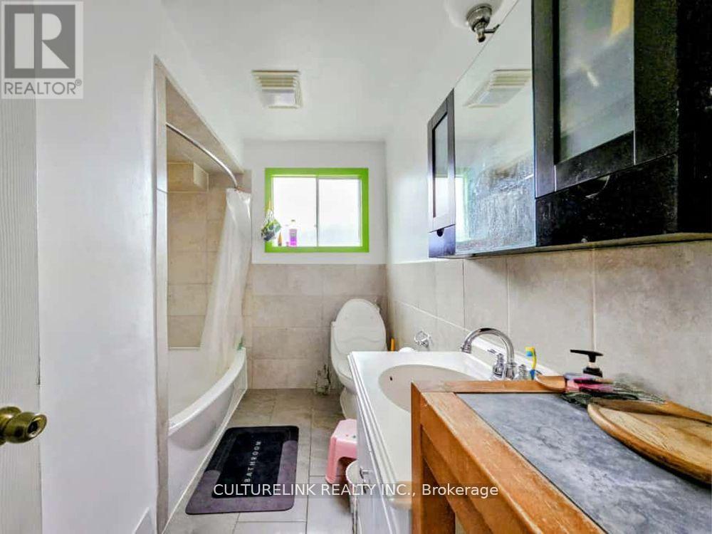 52 Palmerston Avenue, Toronto, Ontario  M6J 2J1 - Photo 23 - C13663012