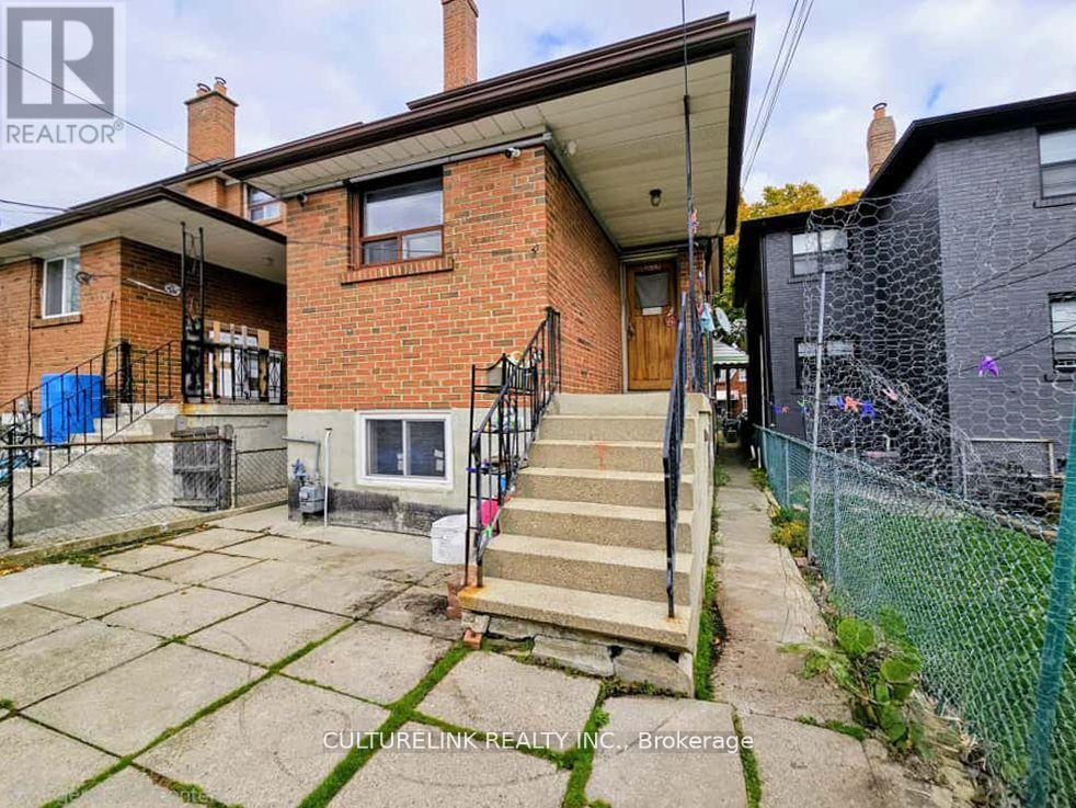 52 Palmerston Avenue, Toronto, Ontario  M6J 2J1 - Photo 8 - C13663012