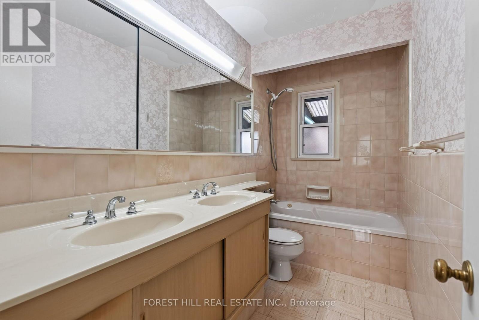 15 Robson Place, Toronto, Ontario  M2R 2Y3 - Photo 12 - C13663024