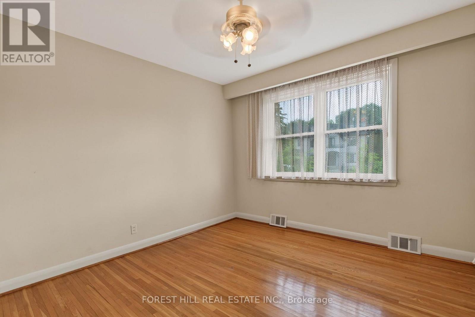 15 Robson Place, Toronto, Ontario  M2R 2Y3 - Photo 9 - C13663024