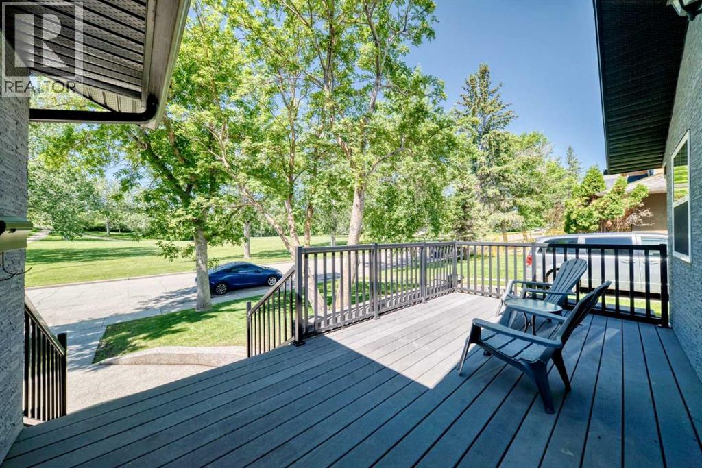 2024 Chicoutimi Drive Nw, Calgary, Alberta  T2L 0V7 - Photo 4 - A2327295