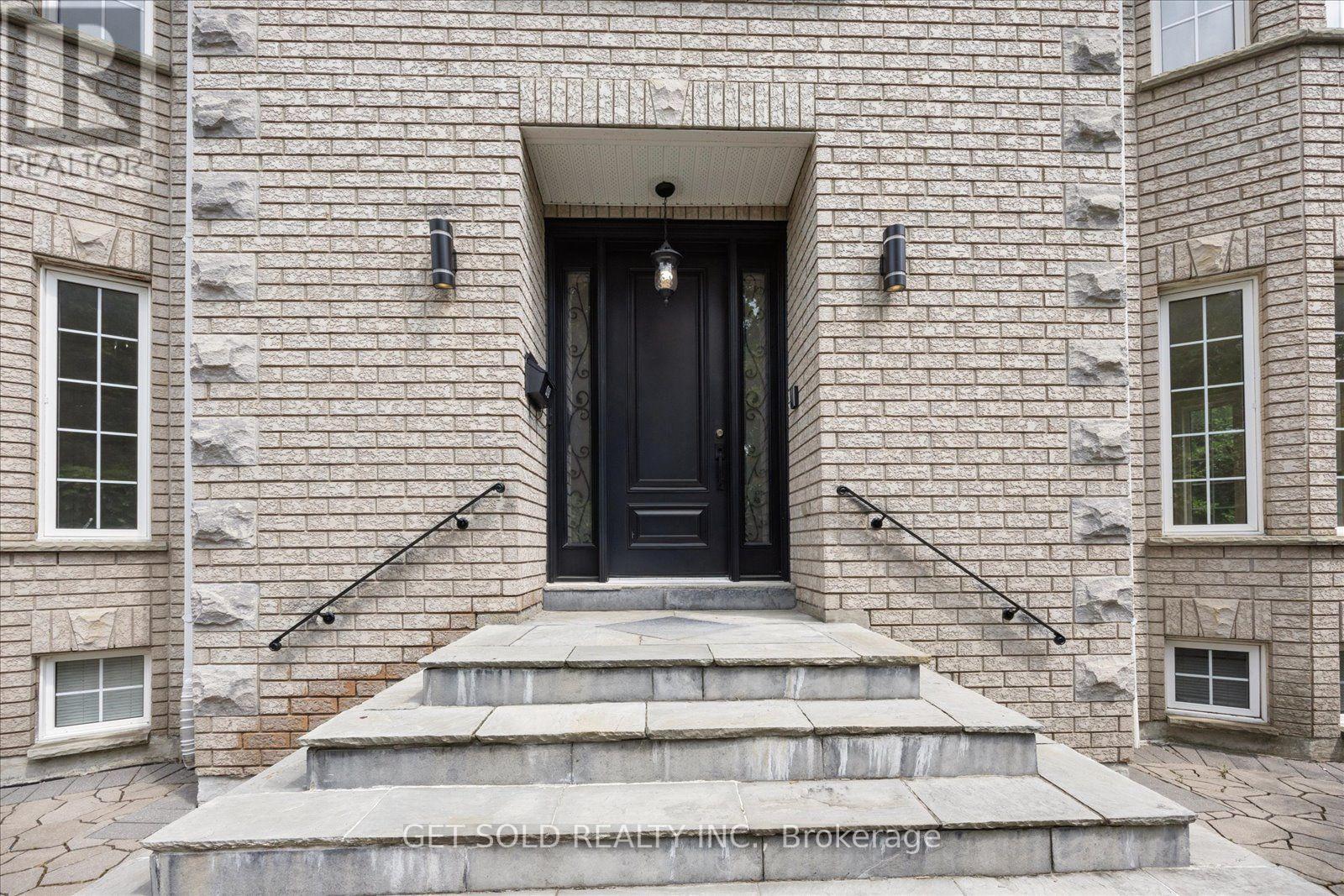 49 Pearson Avenue, Richmond Hill, Ontario L4C 6T3 - Photo 4 - N13662926