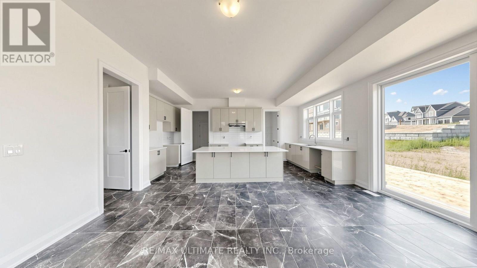 12 Aldwinckle Avenue, Oro-Medonte, Ontario  L0L 2L0 - Photo 2 - S13662922