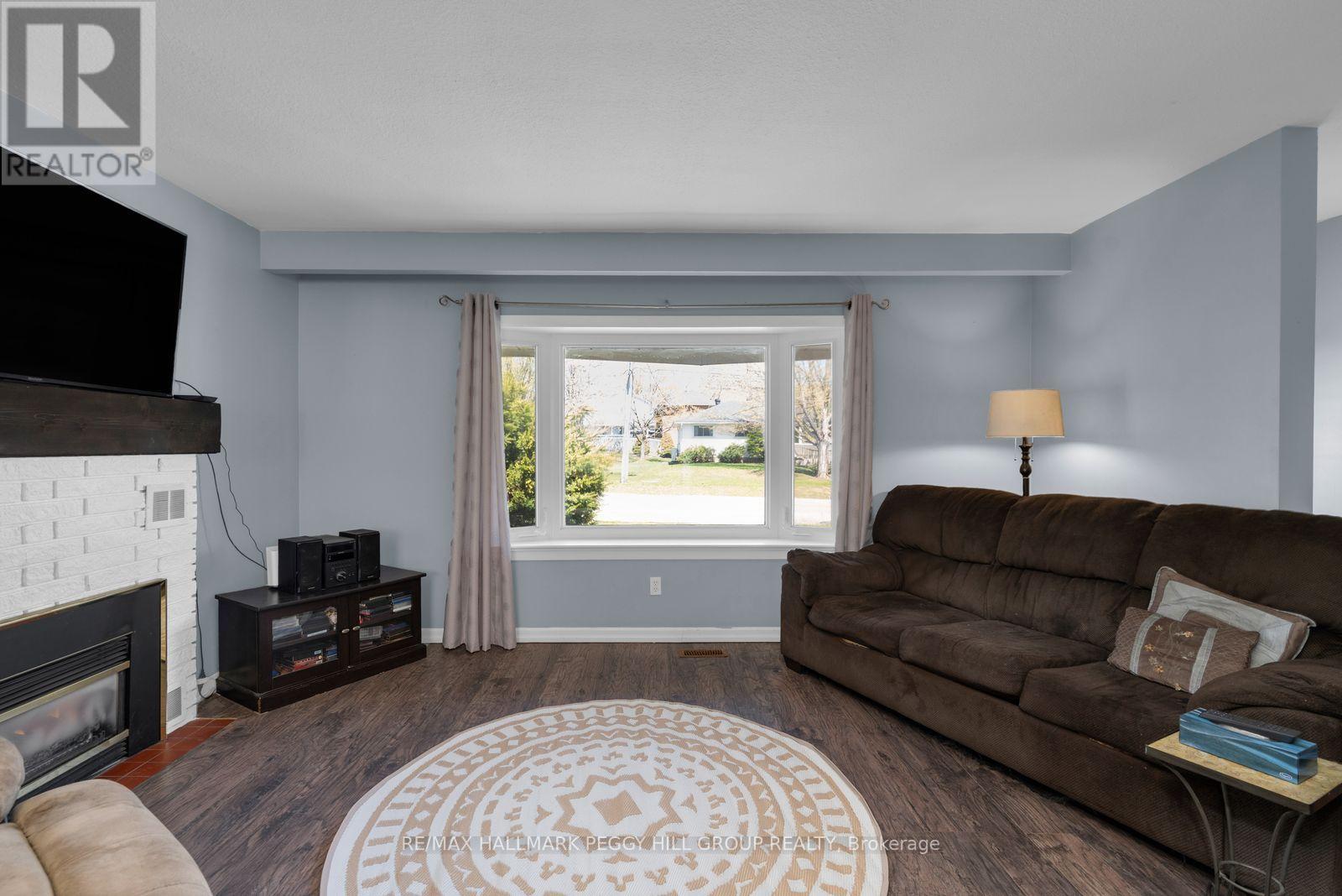 423 Mary Street, Orillia, Ontario  L3V 3G5 - Photo 3 - S13662954
