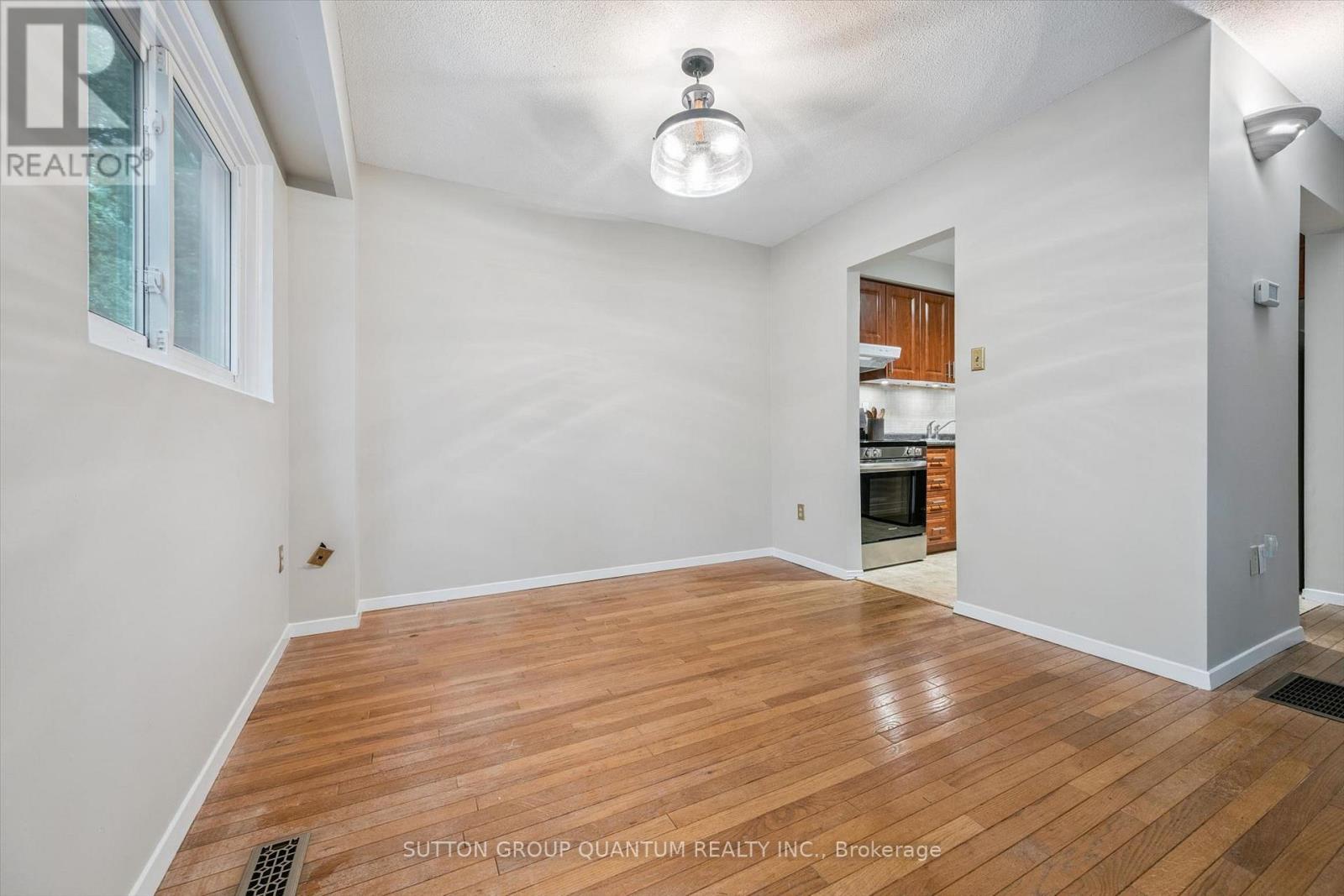 69 - 1558 Lancaster Drive, Oakville, Ontario  L6H 2Z4 - Photo 10 - W13662928