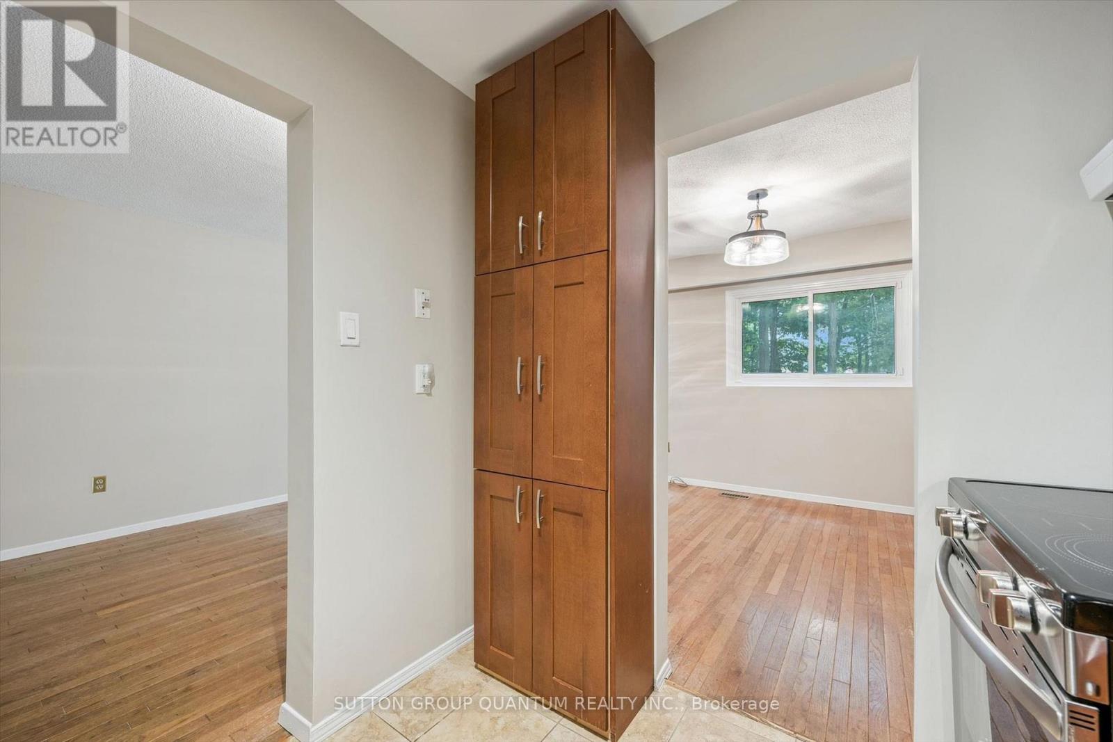 69 - 1558 Lancaster Drive, Oakville, Ontario  L6H 2Z4 - Photo 14 - W13662928