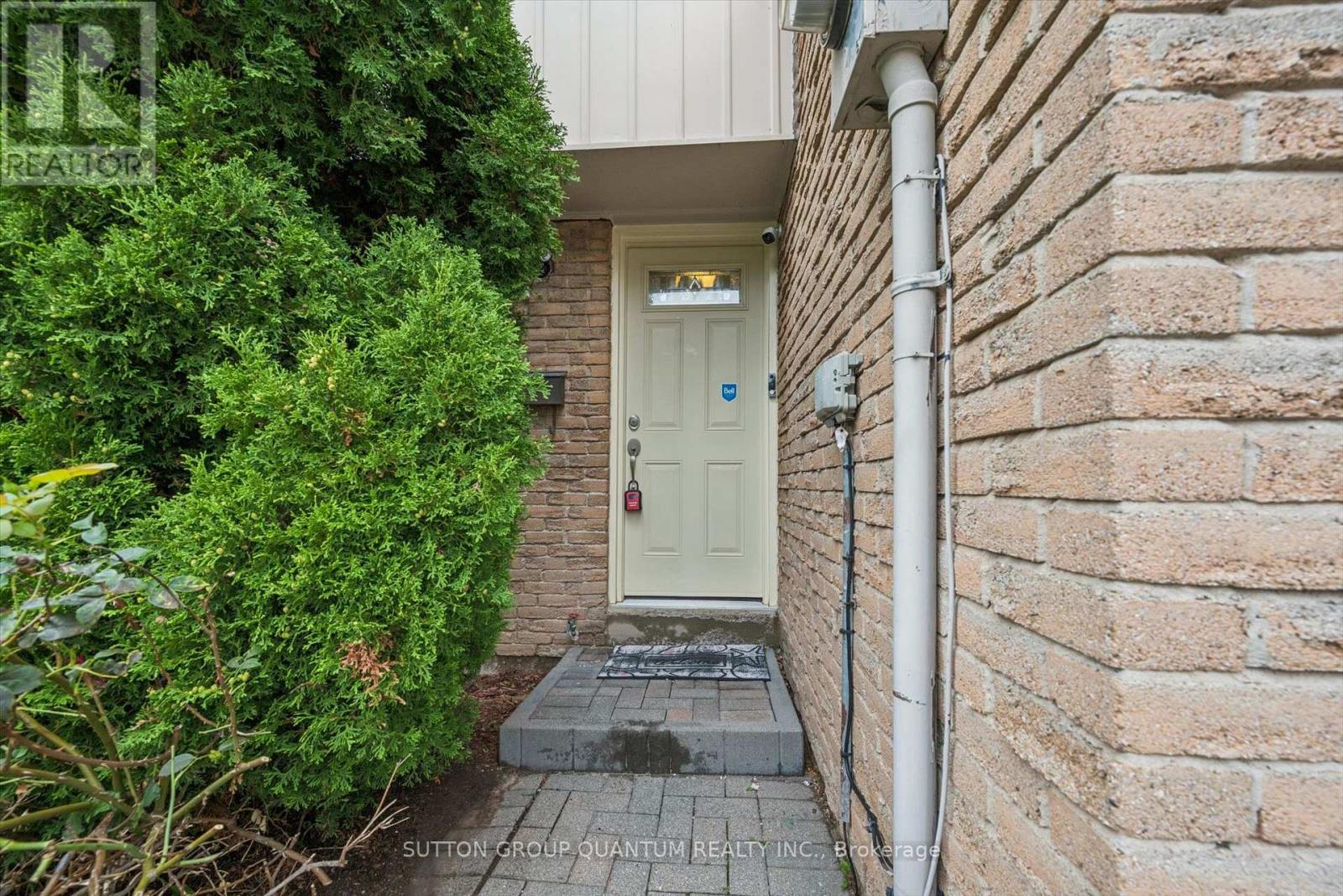 69 - 1558 Lancaster Drive, Oakville, Ontario  L6H 2Z4 - Photo 4 - W13662928
