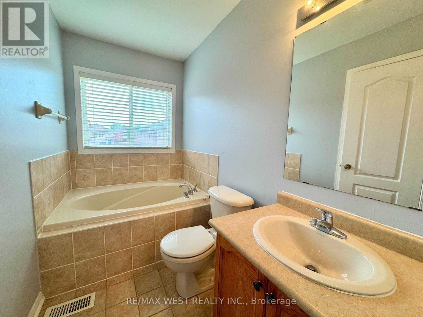120 - 525 Novo Star Drive, Mississauga, Ontario  L5W 1X9 - Photo 18 - W13662976