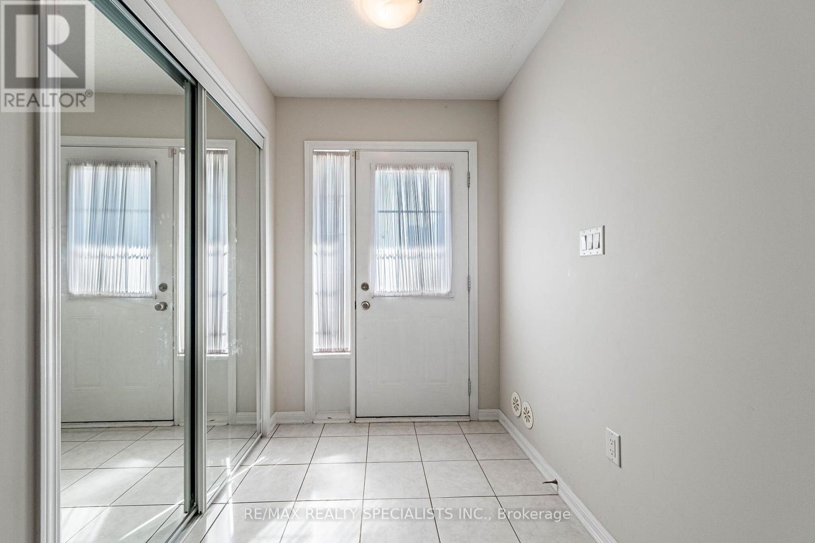 6 Agricola Road, Brampton, Ontario L7A 0T9 - Photo 6 - W13662988