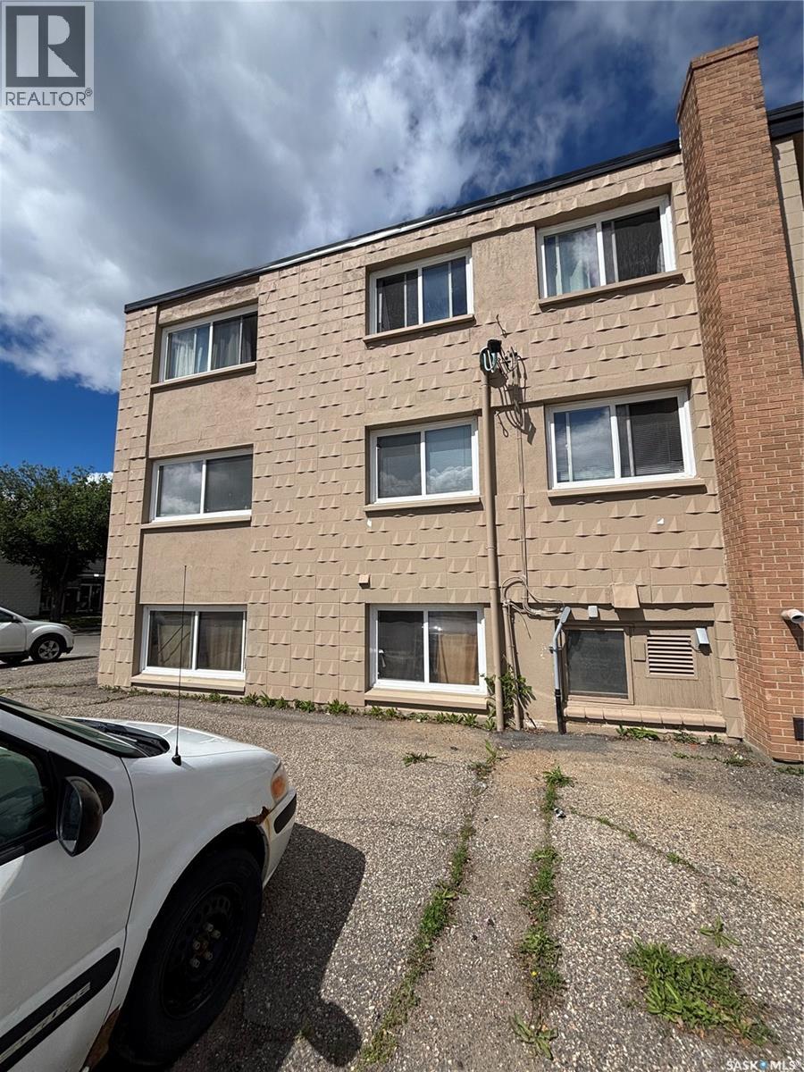 1 2620 5th Avenue N, Regina, Saskatchewan  S4R 5E5 - Photo 1 - SK045261