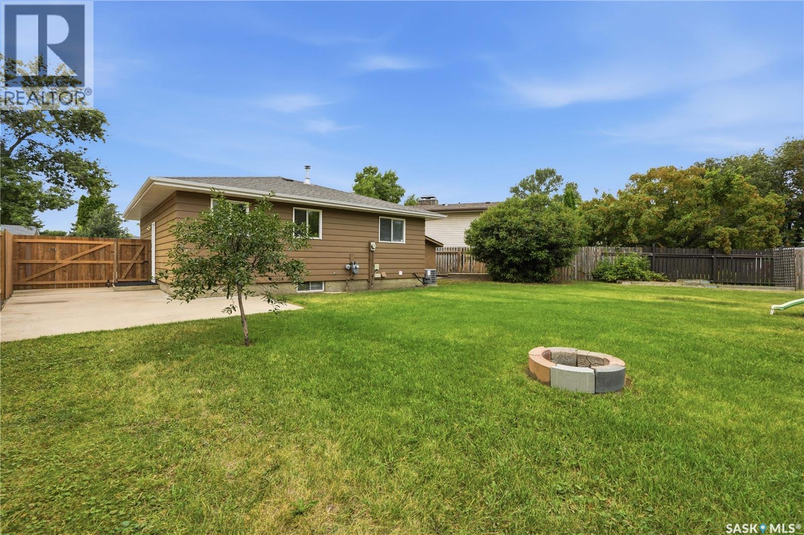 118 Dundurn Place, Saskatoon, Saskatchewan  S7M 4C3 - Photo 4 - SK045231