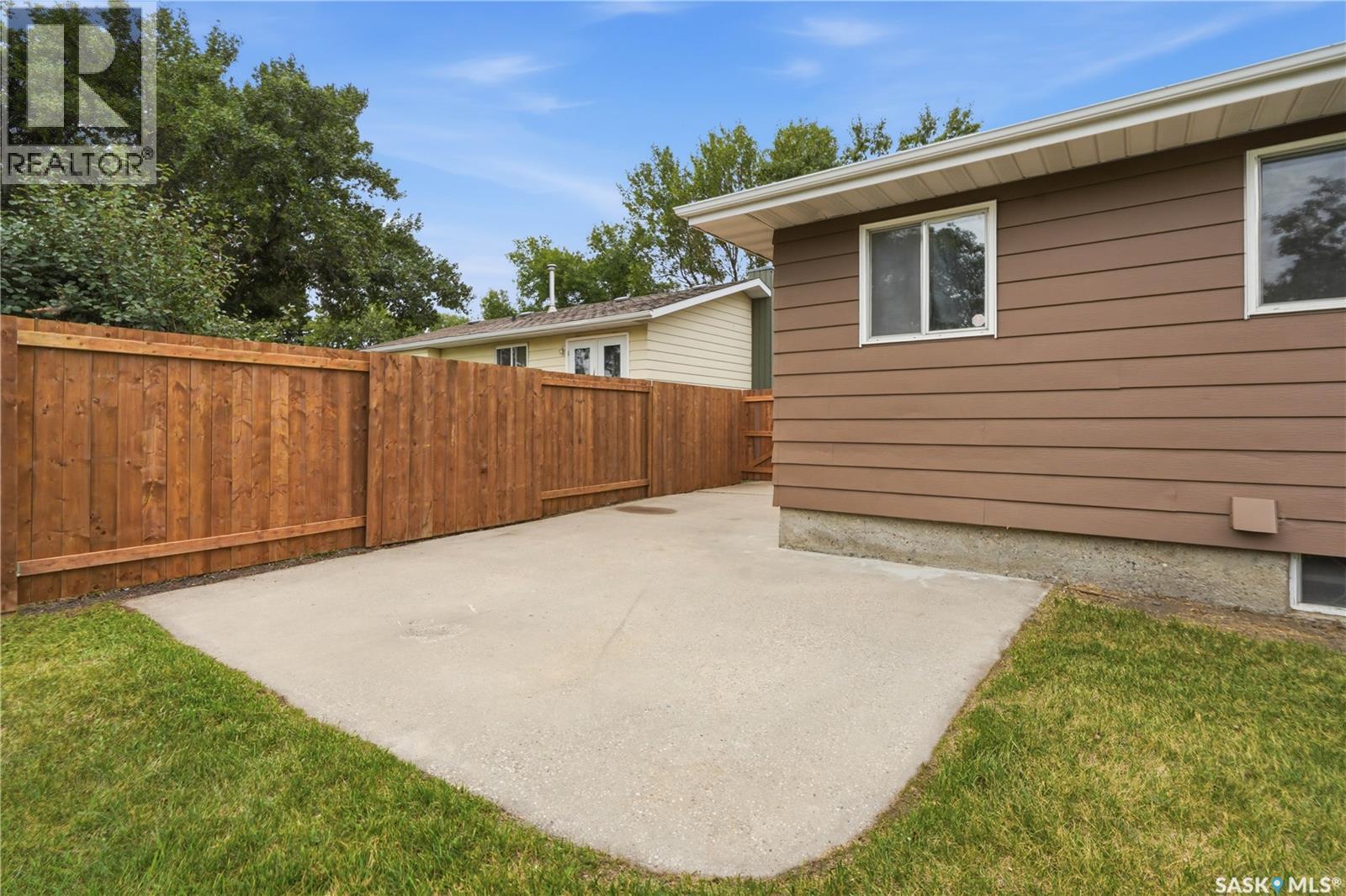 118 Dundurn Place, Saskatoon, Saskatchewan  S7M 4C3 - Photo 42 - SK045231