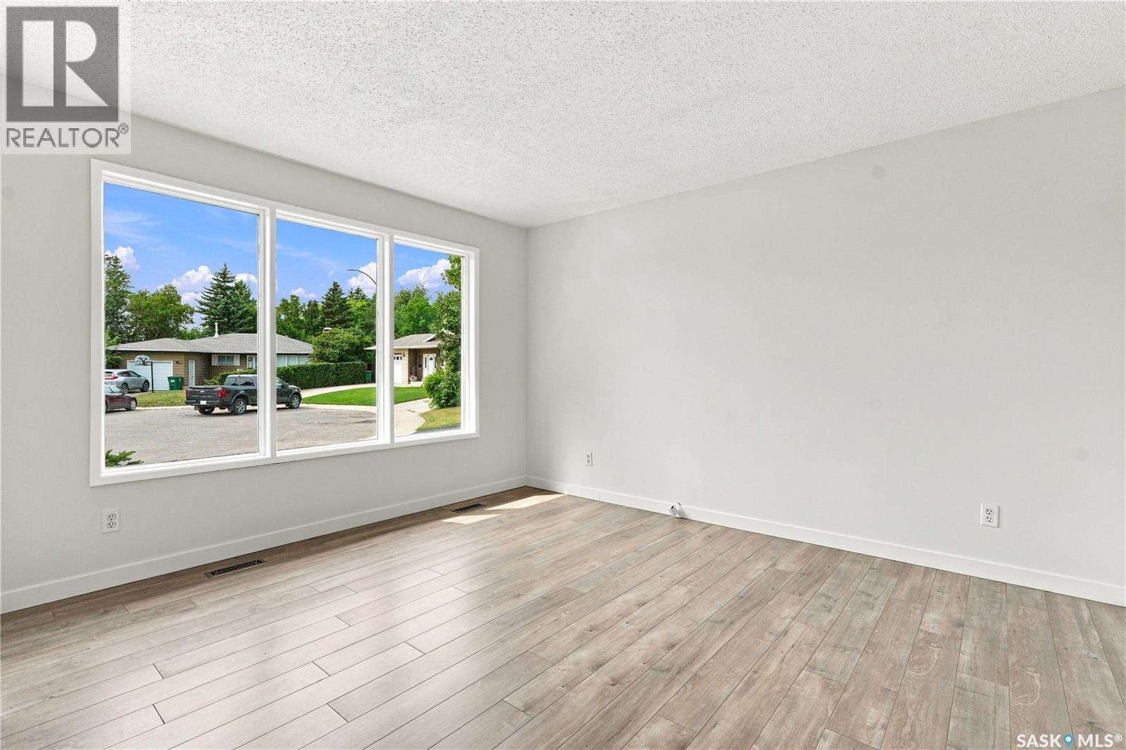 118 Dundurn Place, Saskatoon, Saskatchewan  S7M 4C3 - Photo 7 - SK045231