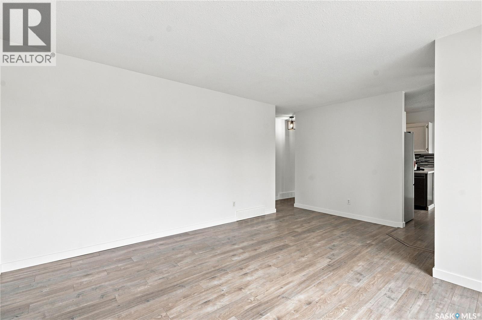 118 Dundurn Place, Saskatoon, Saskatchewan  S7M 4C3 - Photo 8 - SK045231
