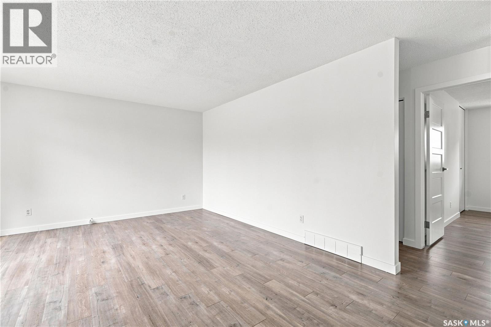 118 Dundurn Place, Saskatoon, Saskatchewan  S7M 4C3 - Photo 9 - SK045231