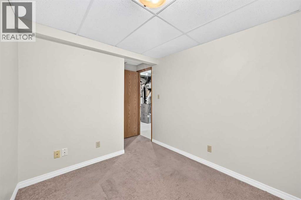 454 20 Avenue NW, Calgary, Alberta  T2M 1C4 - Photo 37 - A2322620