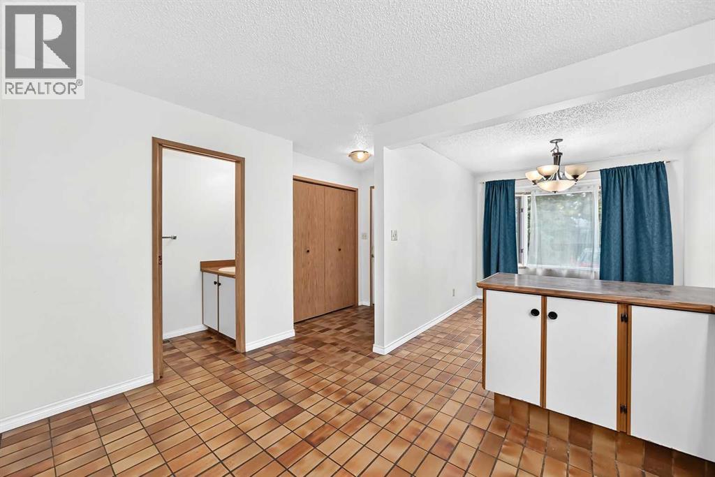 454 20 Avenue NW, Calgary, Alberta  T2M 1C4 - Photo 7 - A2322620