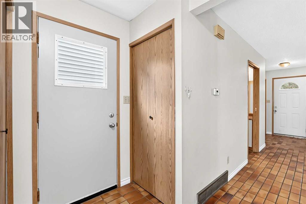 454 20 Avenue NW, Calgary, Alberta  T2M 1C4 - Photo 17 - A2322620