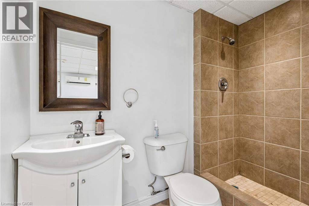 868 King Street W, Hamilton, Ontario  L8S 1K3 - Photo 6 - 40852141