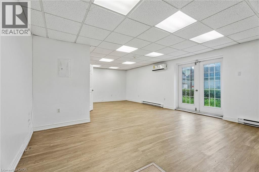 868 KING Street W, Hamilton, Ontario