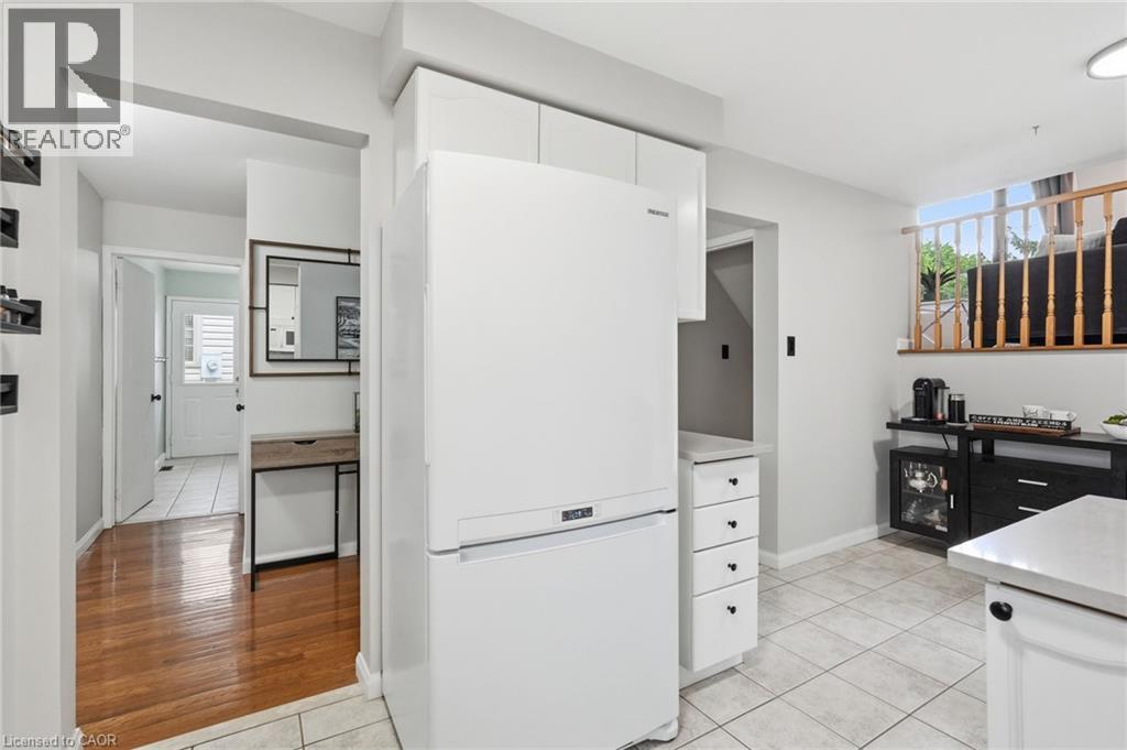 6 Woodcroft Crescent, Waterdown, Ontario  L8B 0H1 - Photo 9 - 40854298