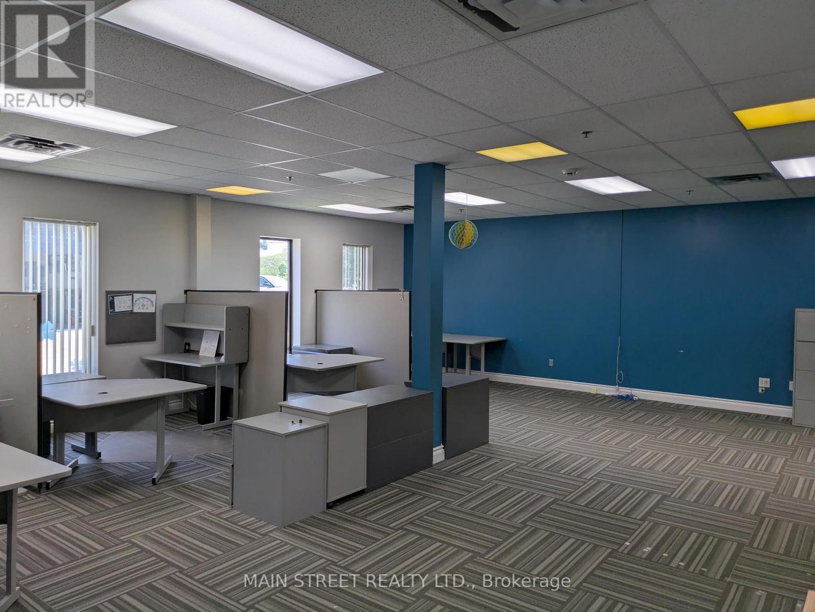 350 Industrial Parkway S, Aurora, Ontario  L4G 3V7 - Photo 3 - N12876504