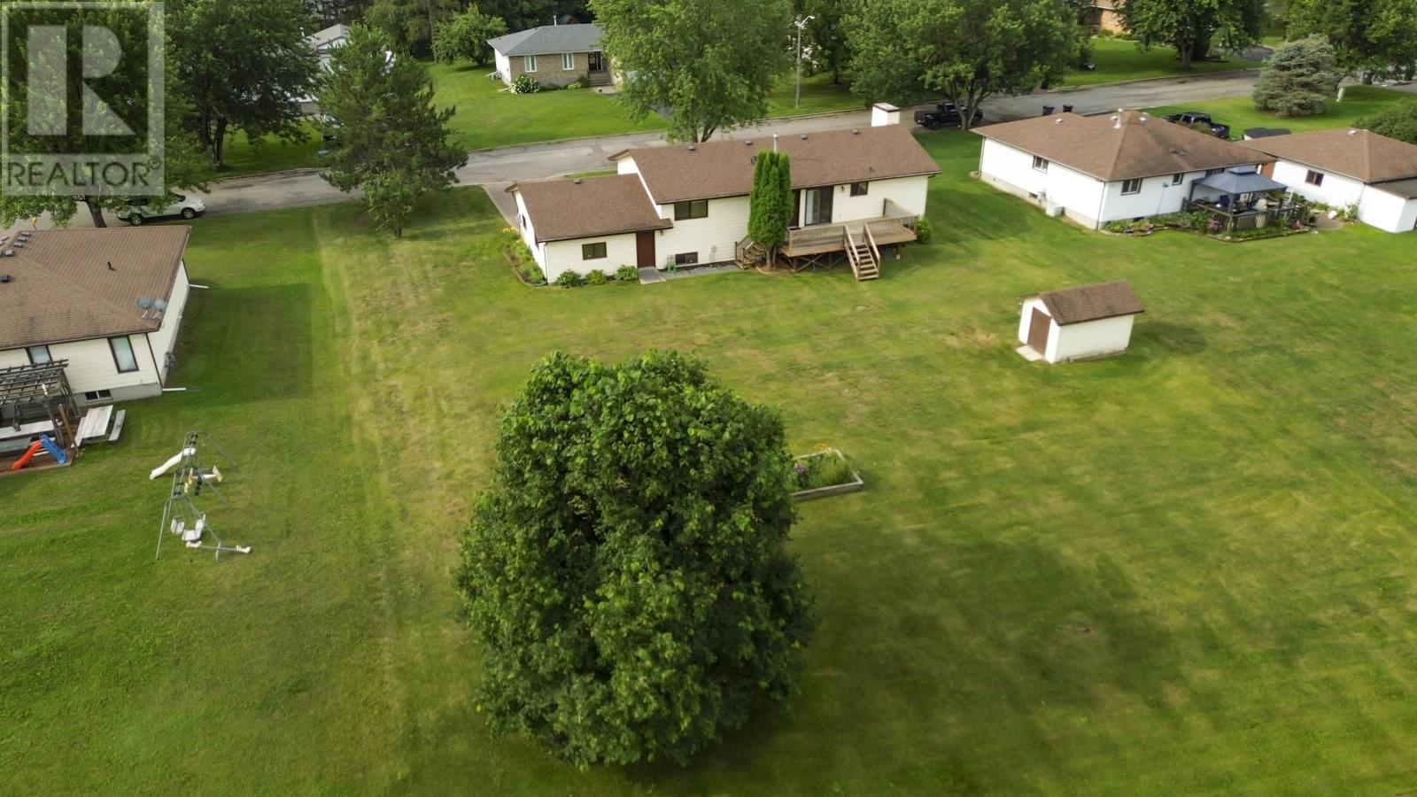 1030 Brookview Pl, Thunder Bay, Ontario  P7J 1B2 - Photo 9 - TB2602269