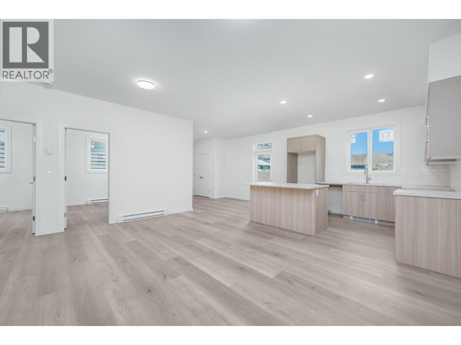 4313 Painted Turtle Drive, Vernon, British Columbia  V1H 1A2 - Photo 10 - 10397163
