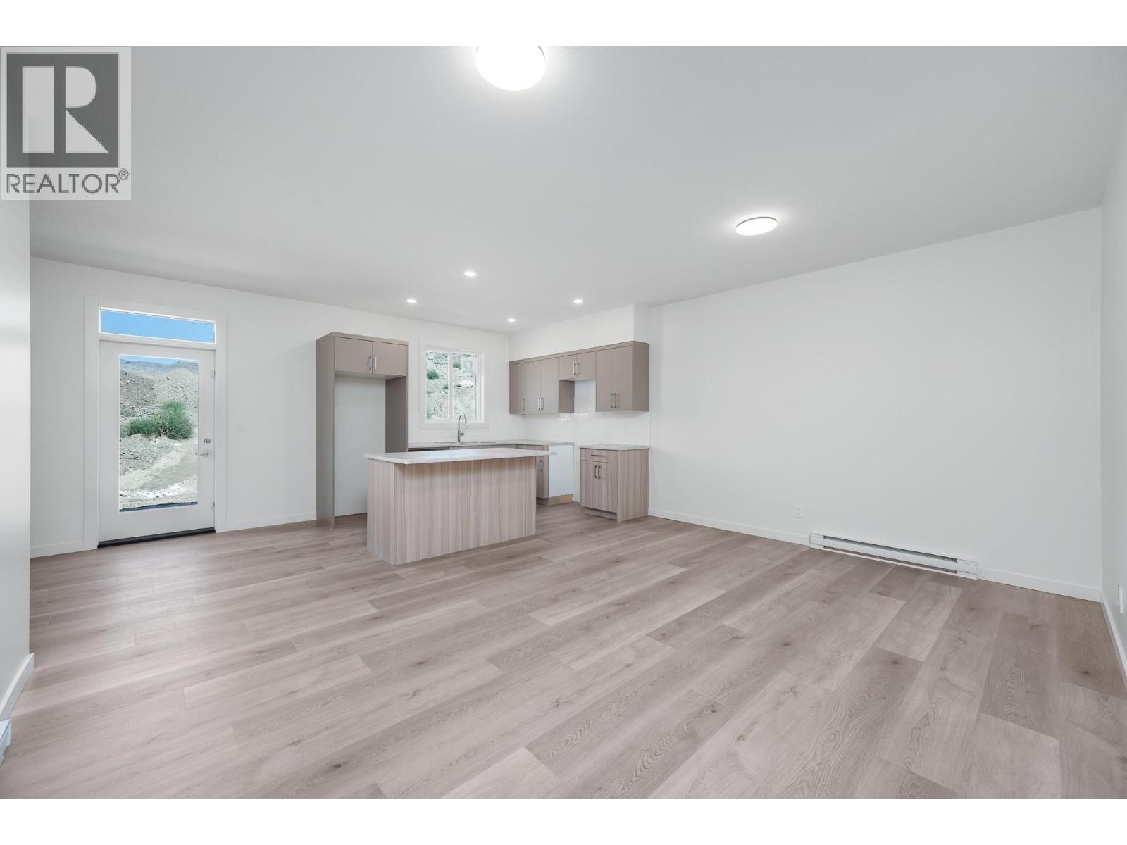 4313 Painted Turtle Drive, Vernon, British Columbia  V1H 1A2 - Photo 8 - 10397163