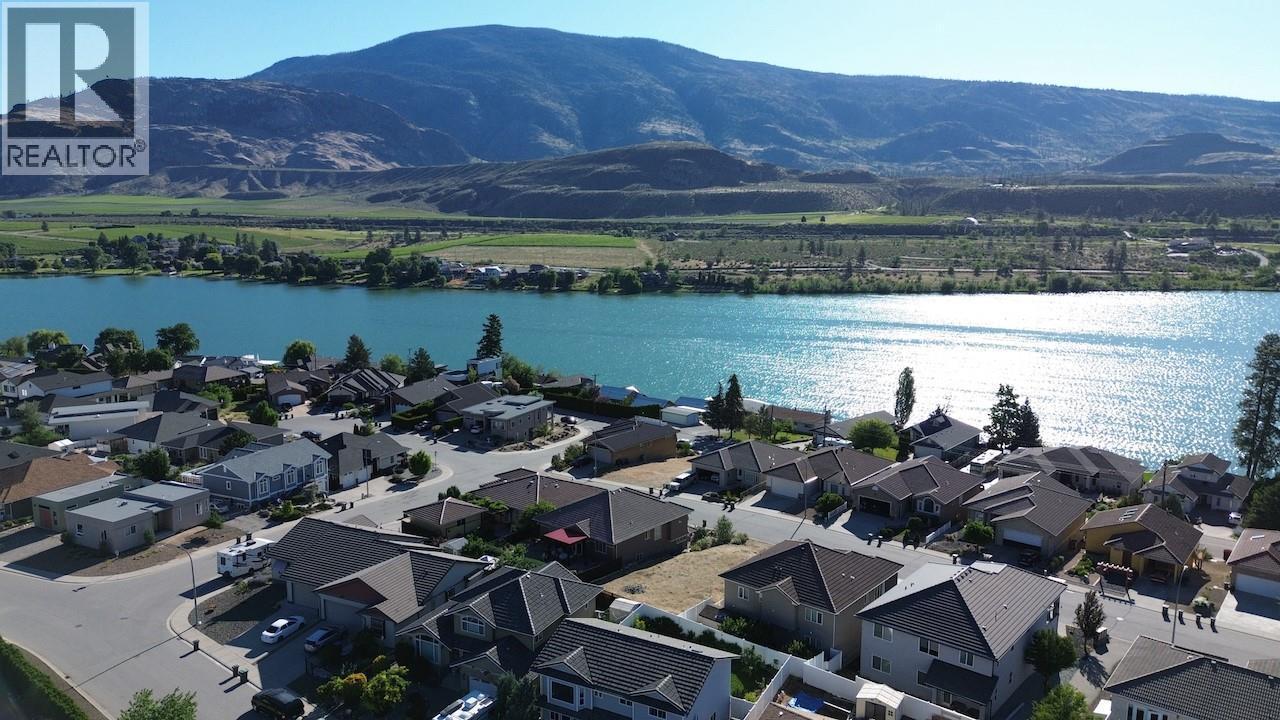 6951 Cabernet Place, Oliver, British Columbia  V0H 1T4 - Photo 2 - 10397334
