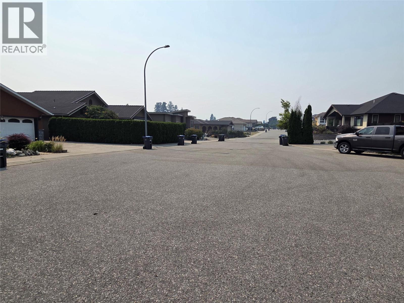 6951 Cabernet Place, Oliver, British Columbia  V0H 1T4 - Photo 11 - 10397334