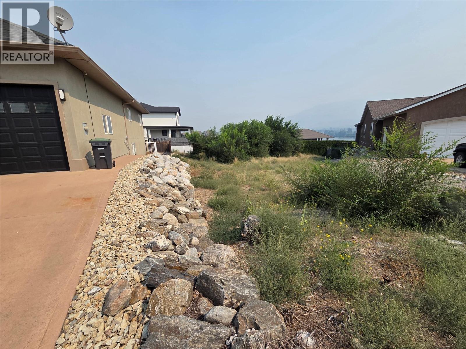 6951 Cabernet Place, Oliver, British Columbia  V0H 1T4 - Photo 4 - 10397334