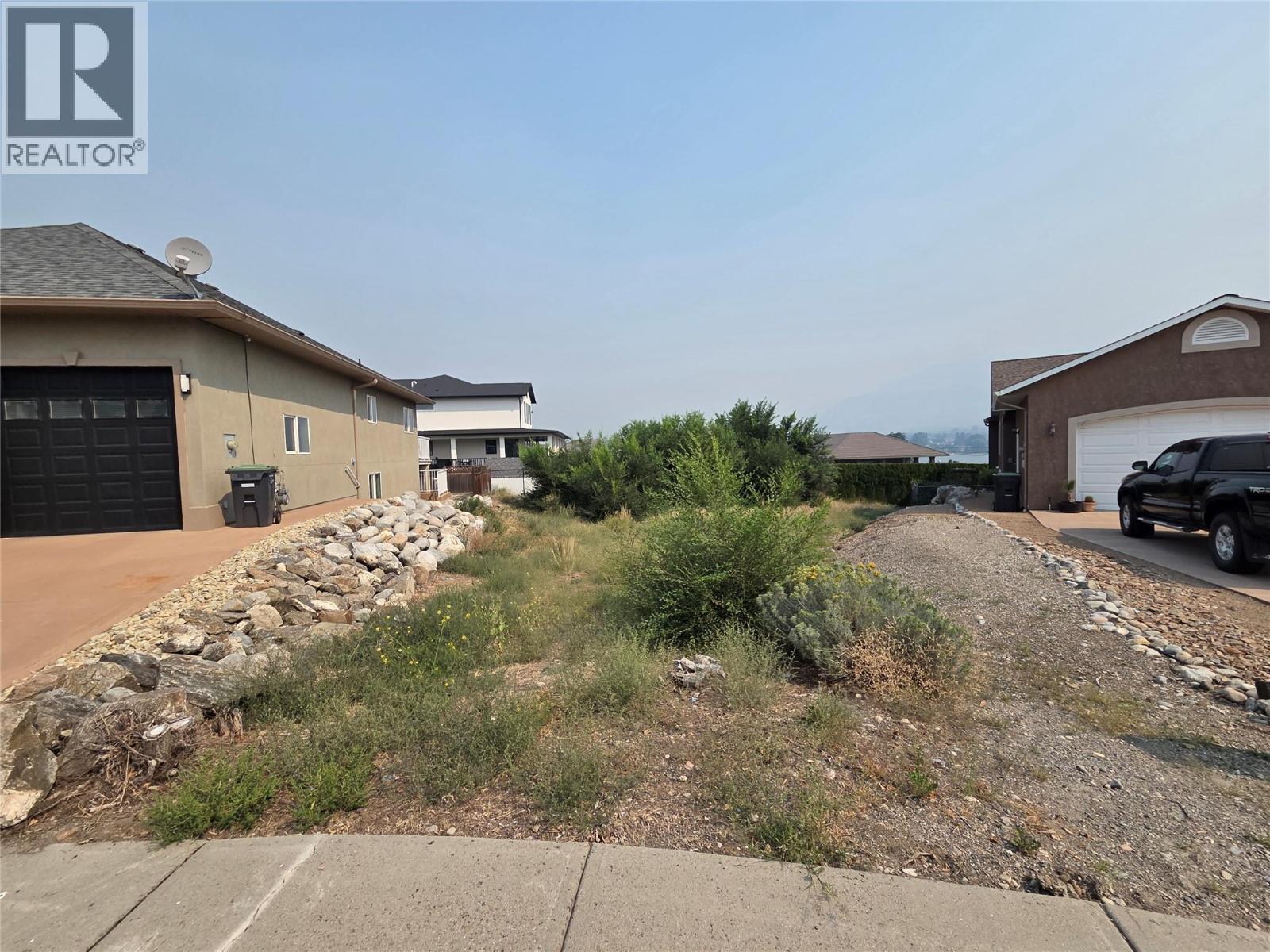 6951 Cabernet Place, Oliver, British Columbia  V0H 1T4 - Photo 3 - 10397334