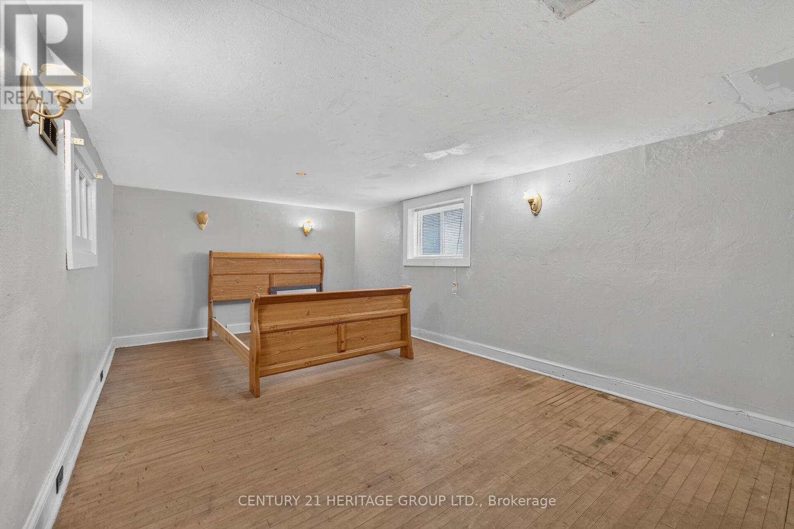 208 Carlton Street, St. Catharines, Ontario  L2R 1S6 - Photo 34 - X13526382