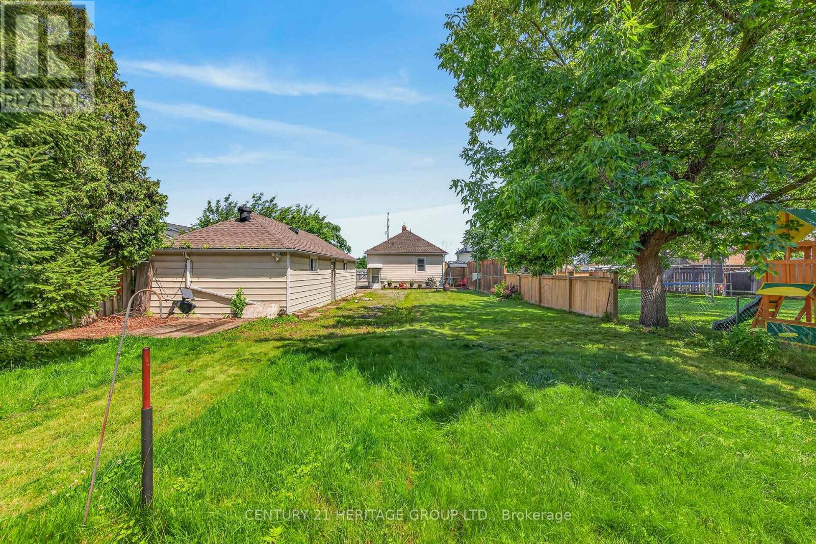 208 Carlton Street, St. Catharines, Ontario  L2R 1S6 - Photo 44 - X13526382